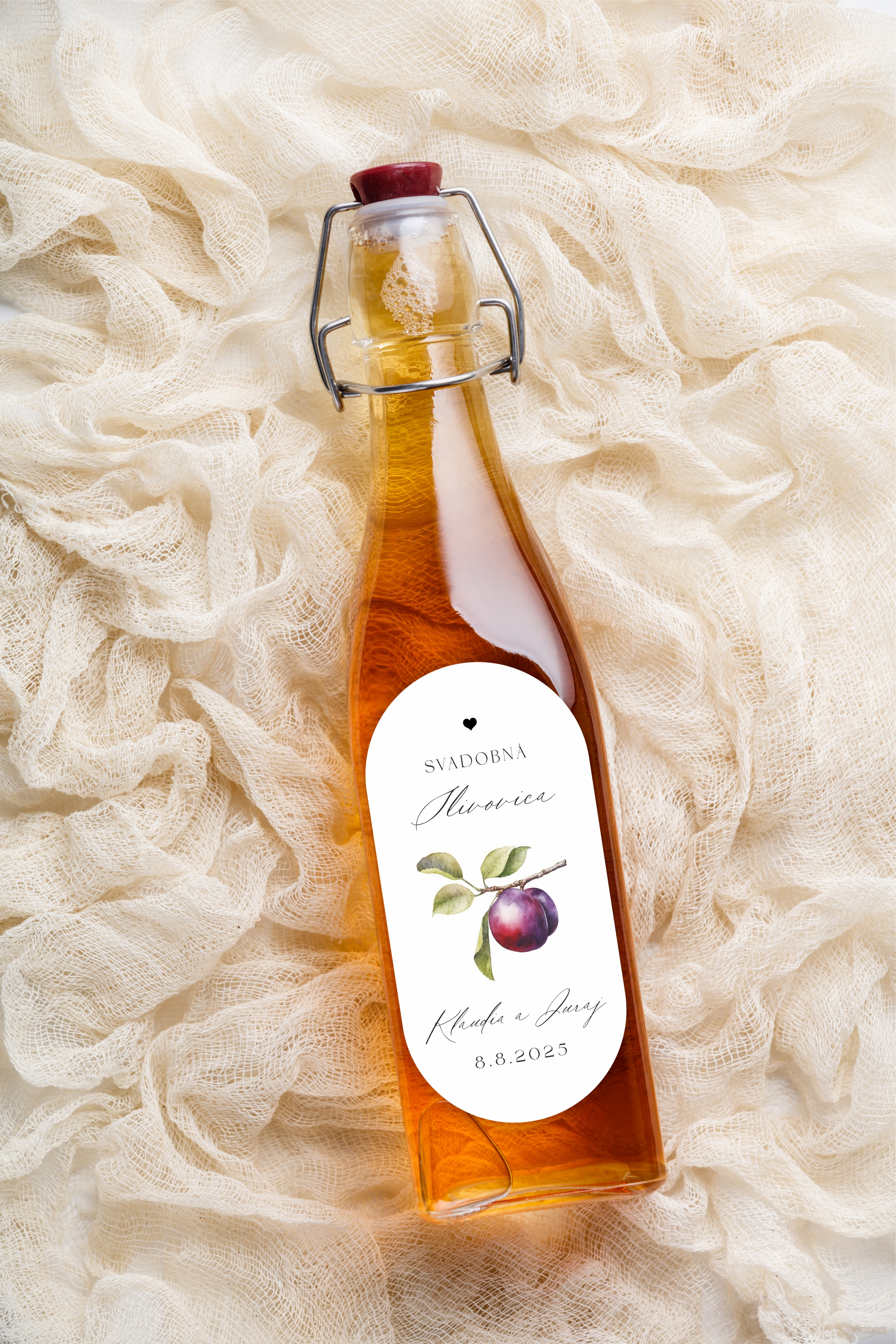 Nálepky oválne na svadobnú pálenku 290 ilustrácia slivka