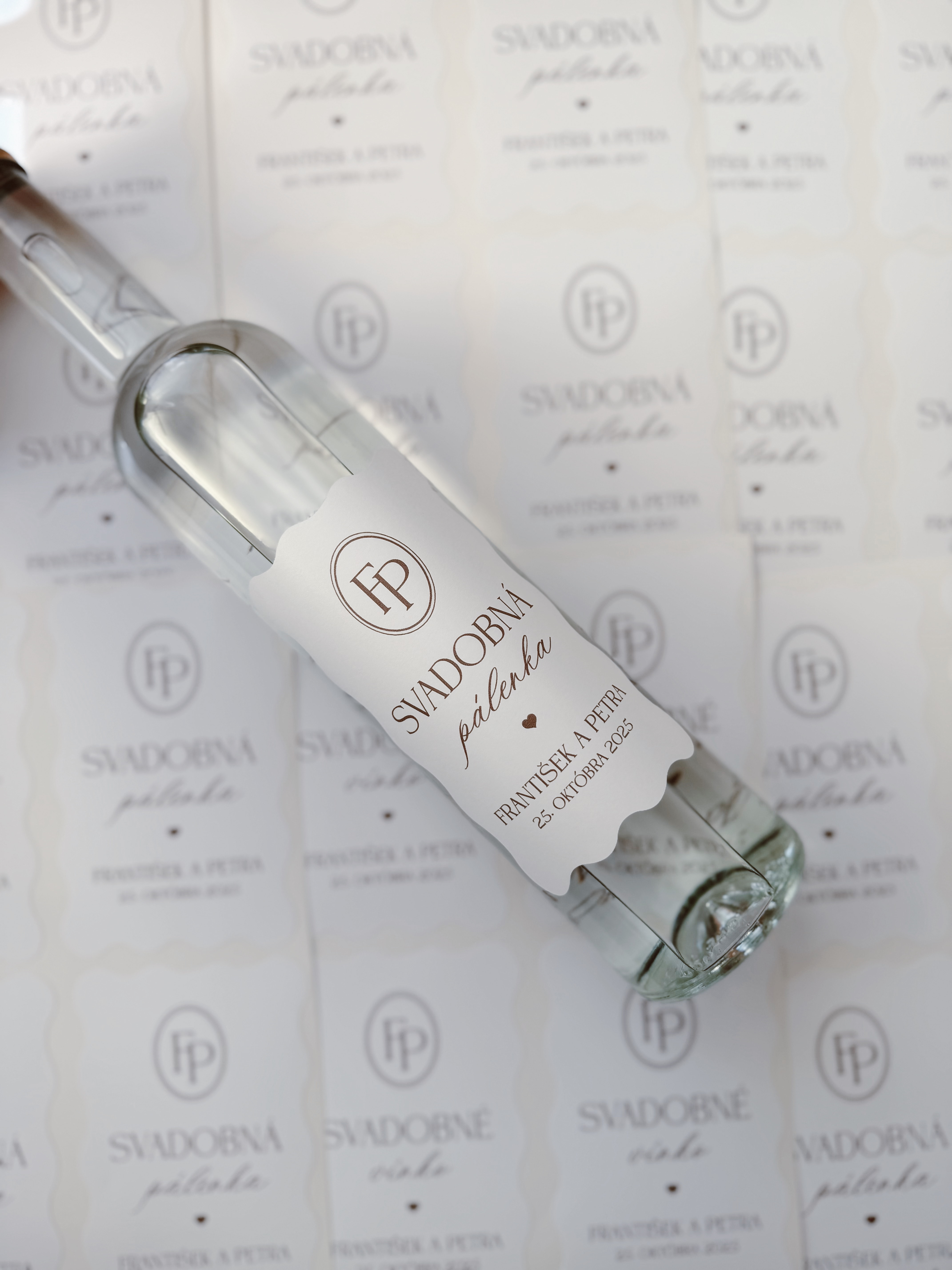 Nálepky na svadobnú pálenku 302 vlnky