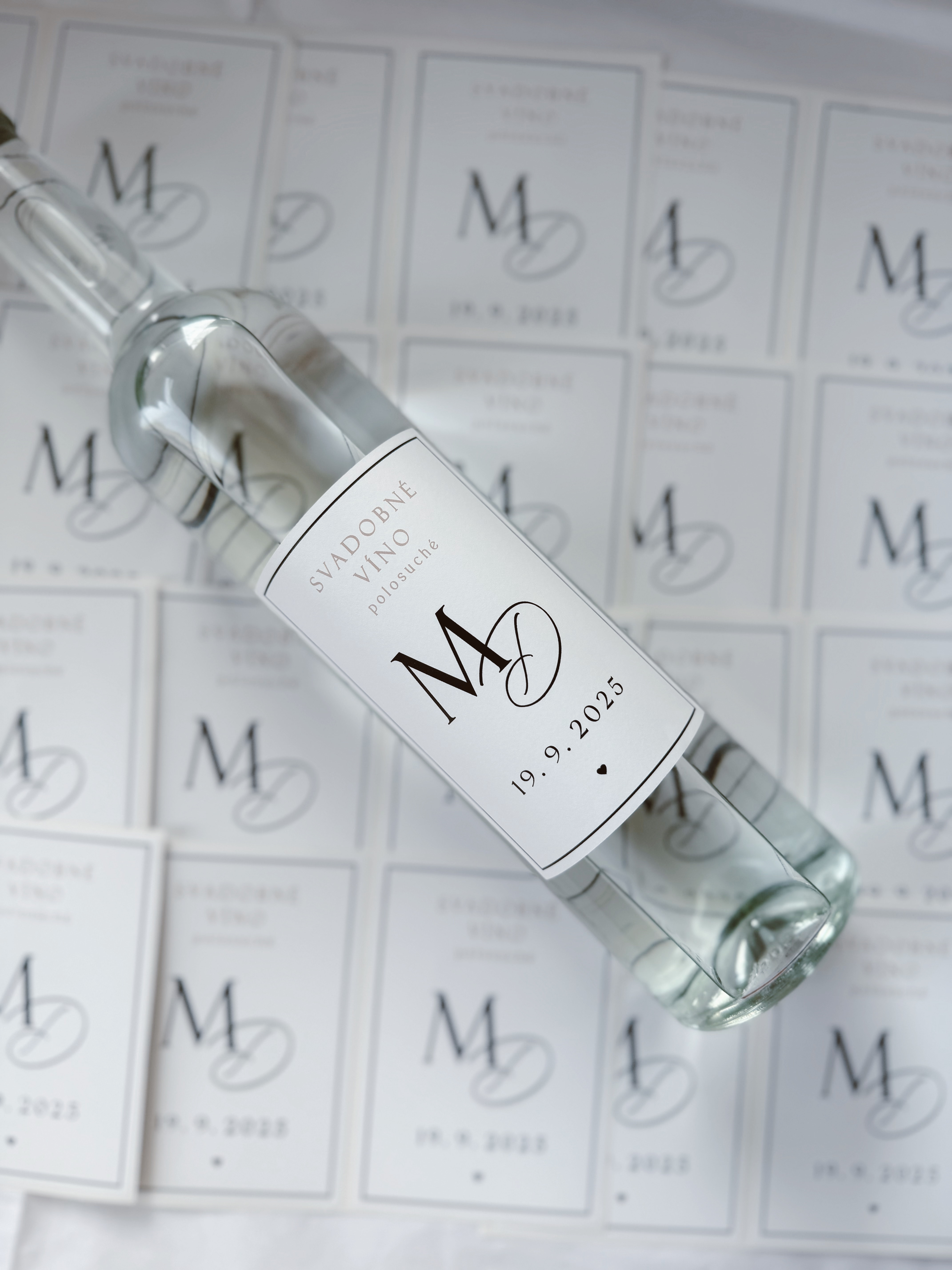 Nálepky na svadobné víno 314 iniciály